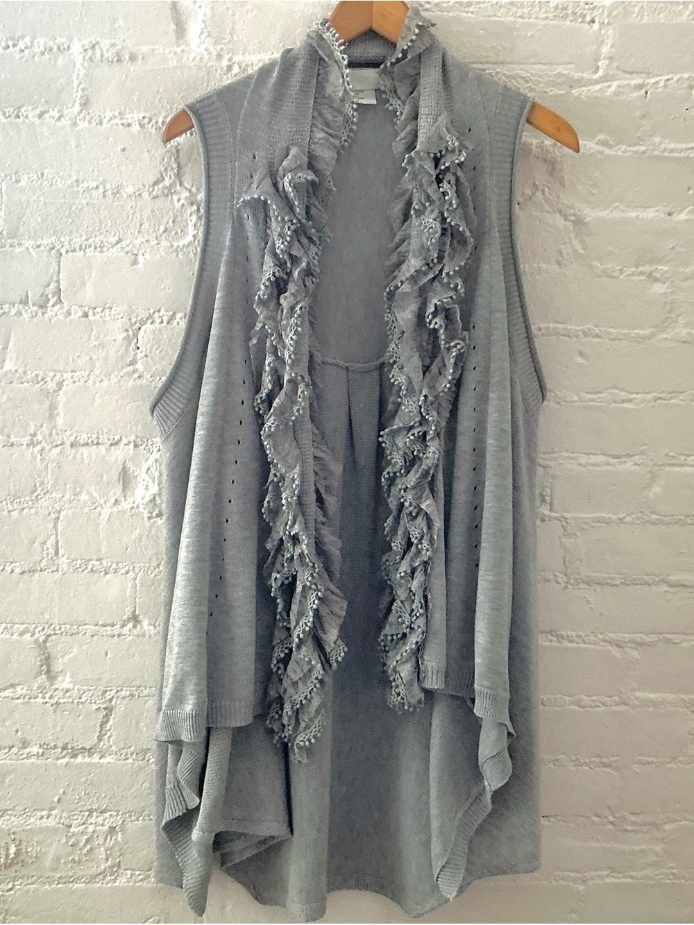 ADORE Ruffled Lace Trim Sleeveless Cardigan Vest Sweater Light Gray Boho Chic L